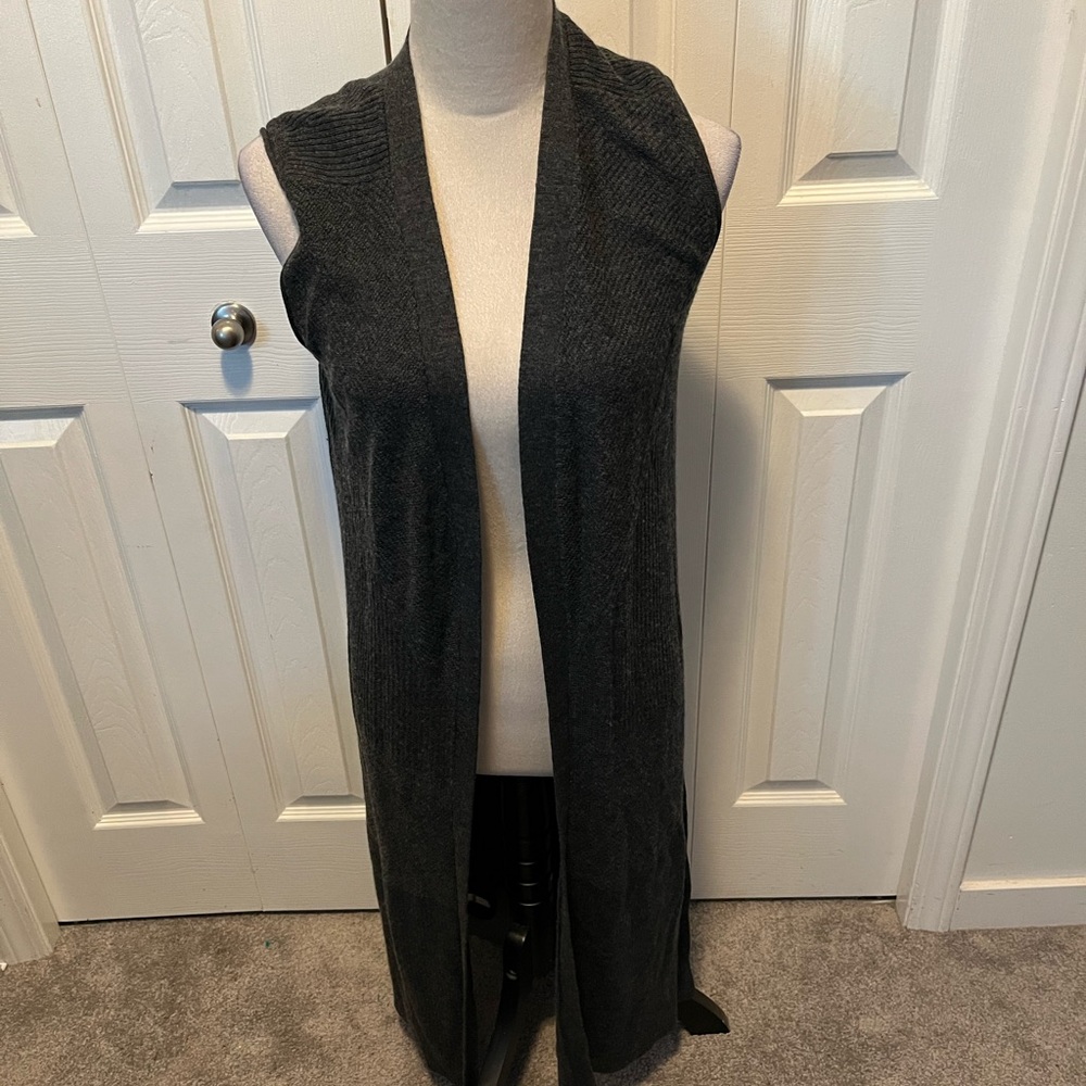 Nanette Lenore size S Sleeveless Long Gray Cardigan